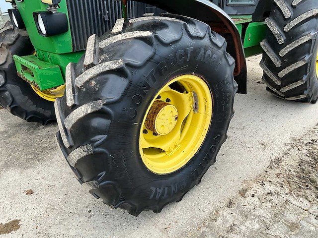1993 john deere 3650 vierwielaangedreven landbouwtractor - afbeelding 26 van  32