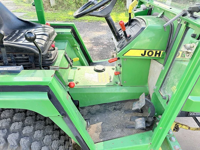 1993 john deere 855 - smalspoor- en compacttractor - afbeelding 17 van  27