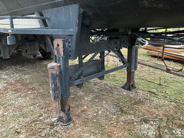1993 jost mest tank oplegger 42 m3 lng-30-l - afbeelding 11 van  34