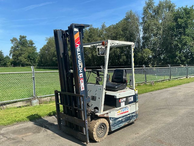 1993 komatsu fb13m-2 vorkheftruck - afbeelding 1 van  13