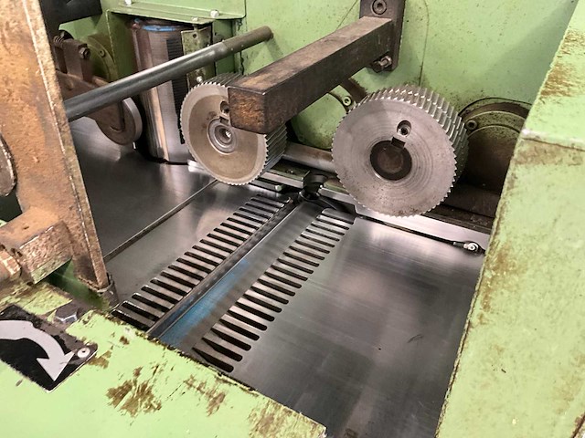 1993 martin t90 vierzijdige profileer- en schaafmachine - afbeelding 2 van  21