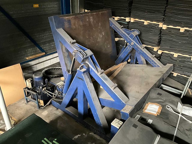 1993 m.c. kt30 hydraulische kantelaar 30t - afbeelding 1 van  10