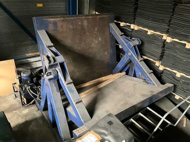 1993 m.c. kt30 hydraulische kantelaar 30t - afbeelding 3 van  10