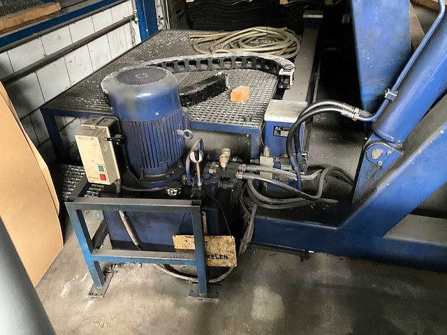 1993 m.c. kt30 hydraulische kantelaar 30t - afbeelding 5 van  10