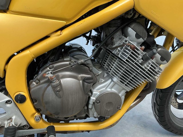 1994 - yamaha - tour - xj 600 s diversion - motorfiets - afbeelding 14 van  16