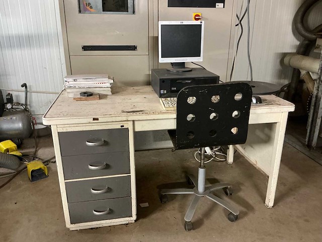 1994 bussellato s. master 150 cnc-freesmachine met reserveonderdelen - afbeelding 12 van  39