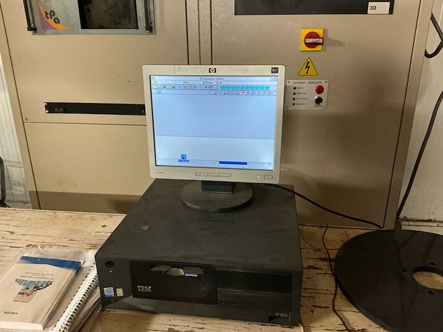 1994 bussellato s. master 150 cnc-freesmachine met reserveonderdelen - afbeelding 13 van  39