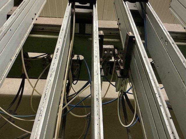 1994 bussellato s. master 150 cnc-freesmachine met reserveonderdelen - afbeelding 35 van  39