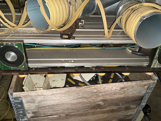 1994 bussellato s. master 150 cnc-freesmachine met reserveonderdelen - afbeelding 14 van  39