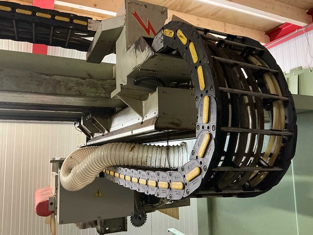 1994 bussellato s. master 150 cnc-freesmachine met reserveonderdelen - afbeelding 15 van  39