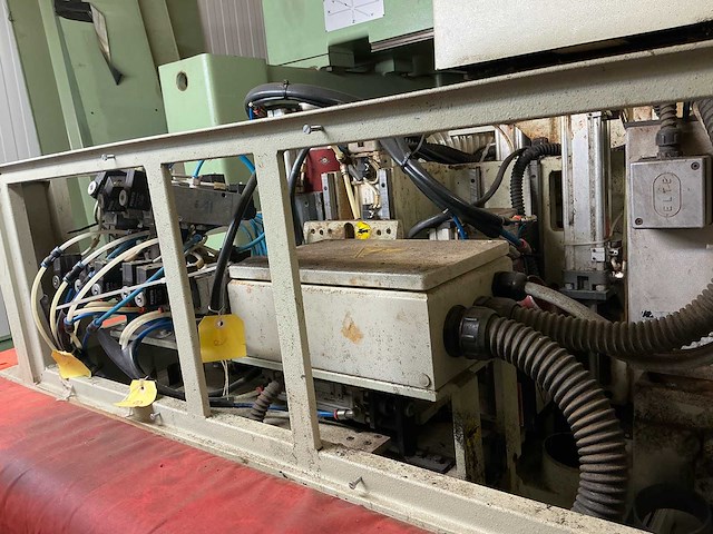 1994 bussellato s. master 150 cnc-freesmachine met reserveonderdelen - afbeelding 18 van  39