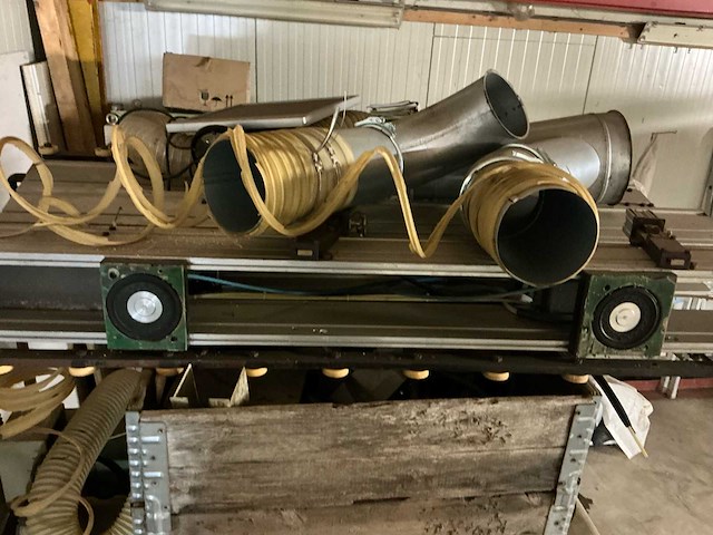 1994 bussellato s. master 150 cnc-freesmachine met reserveonderdelen - afbeelding 25 van  39