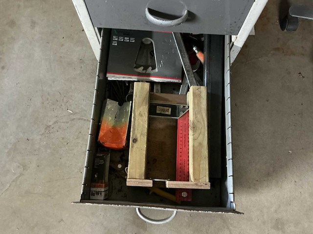 1994 bussellato s. master 150 cnc-freesmachine met reserveonderdelen - afbeelding 27 van  39