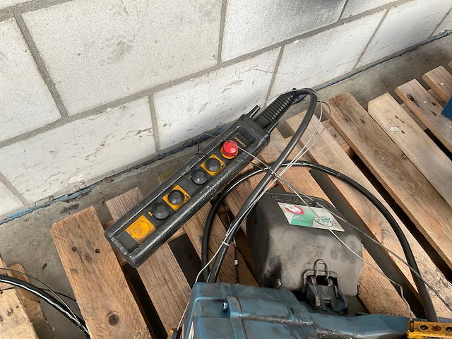 1994 demag dkun 5-500 k v1 f4 kettingtakel met loopkat - afbeelding 2 van  3