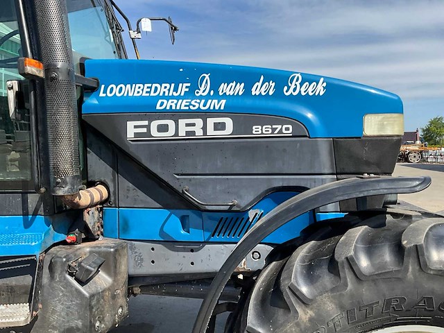 1994 ford 8670 vierwielaangedreven landbouwtractor - afbeelding 18 van  33