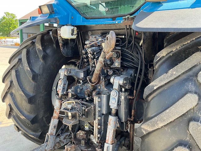1994 ford 8670 vierwielaangedreven landbouwtractor - afbeelding 24 van  33