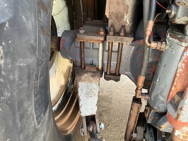 1994 ford 8670 vierwielaangedreven landbouwtractor - afbeelding 27 van  33
