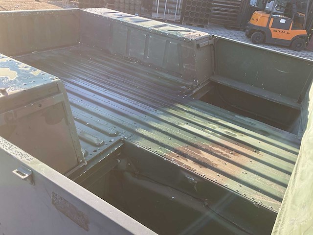 1994 humvee m 1097 a1 legervoertuig - afbeelding 1 van  22