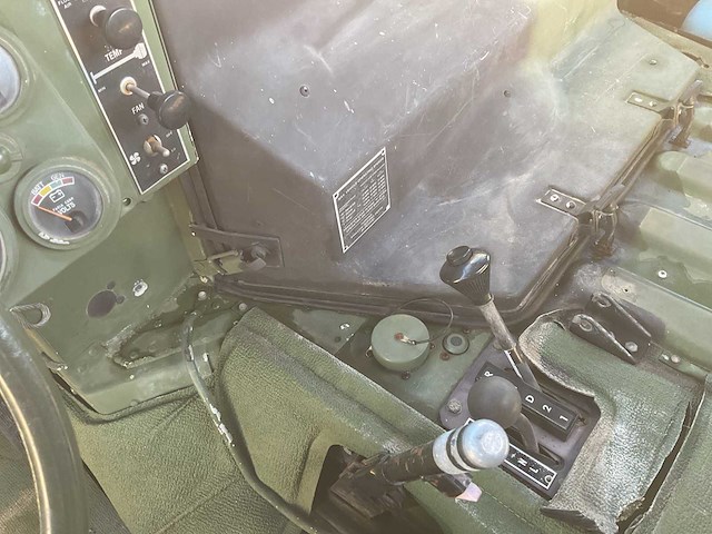 1994 humvee m 1097 a1 legervoertuig - afbeelding 2 van  22