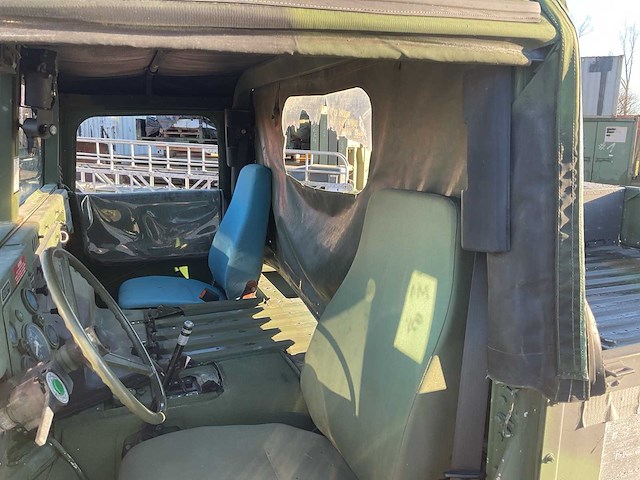 1994 humvee m 1097 a1 legervoertuig - afbeelding 14 van  22