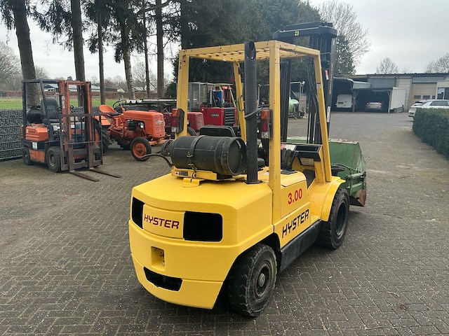 1994 hyster h3.00xm vorkheftruck met kiepbak - afbeelding 9 van  18