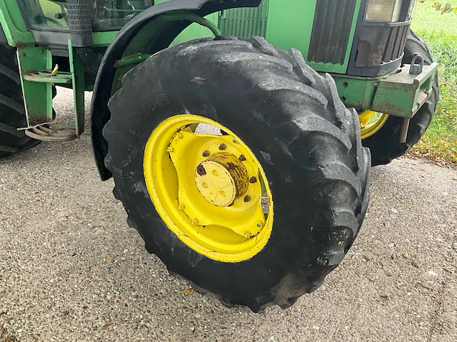 1994 john deere 6100 vierwielaangedreven landbouwtractor - afbeelding 28 van  37