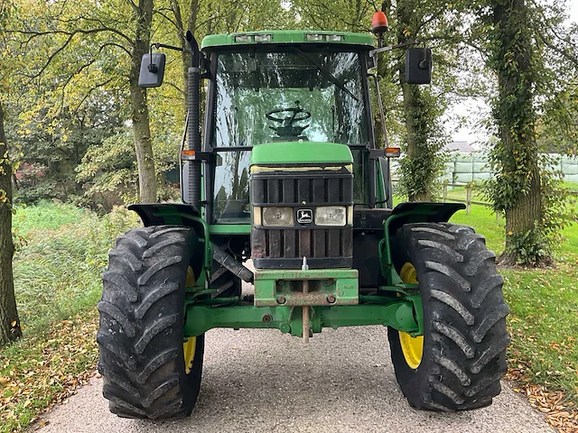 1994 john deere 6100 vierwielaangedreven landbouwtractor - afbeelding 23 van  37