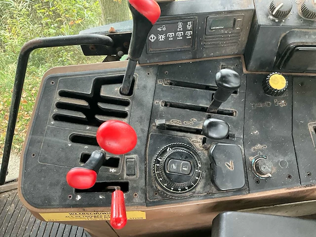 1994 john deere 6100 vierwielaangedreven landbouwtractor - afbeelding 20 van  37