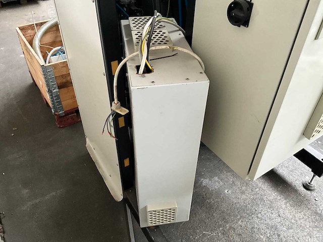 1994 leybold ag master met 240 vacuüm metallisatie-/ pvd coating installatie - afbeelding 3 van  13