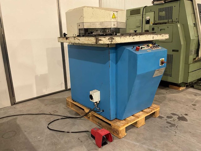 1994 lvd var 250/6 hydraulische uithoekmachine - afbeelding 9 van  16