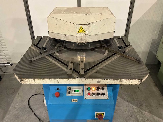 1994 lvd var 250/6 hydraulische uithoekmachine - afbeelding 11 van  16