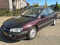 1994 opel omega 2.0i-16v gl personenauto - afbeelding 1 van  18