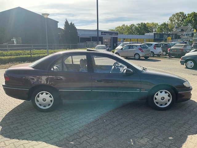 1994 opel omega 2.0i-16v gl personenauto - afbeelding 12 van  18