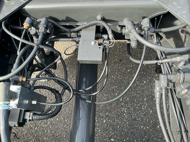 1994 volvo f16 oldtimer vrachtwagen - afbeelding 38 van  84