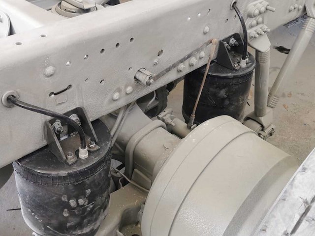 1994 volvo f16 oldtimer vrachtwagen - afbeelding 80 van  84