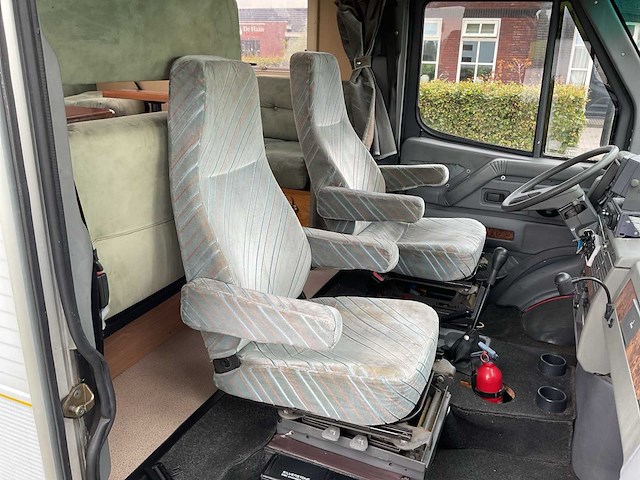 1995 - iveco laika 40.12 - camper/kampeerwagen - afbeelding 9 van  33