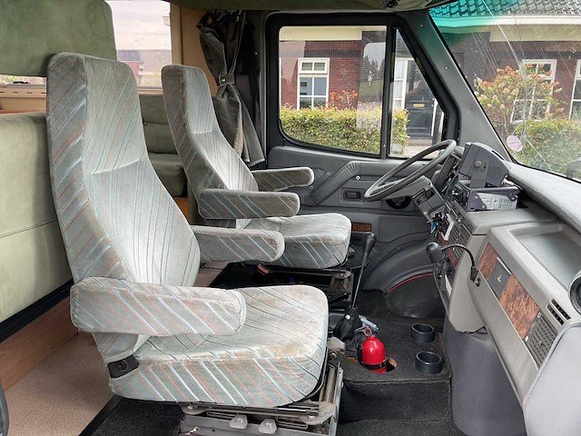 1995 - iveco laika 40.12 - camper/kampeerwagen - afbeelding 10 van  33