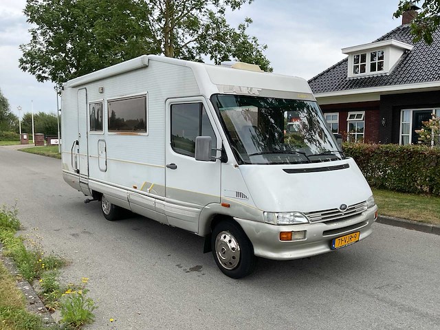 1995 - iveco laika 40.12 - camper/kampeerwagen - afbeelding 12 van  33