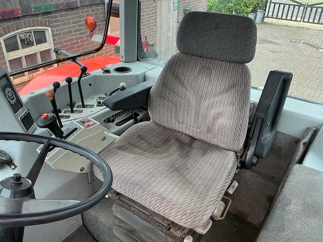 1995 agco-allis 9695 vierwielaangedreven landbouwtractor - afbeelding 9 van  21