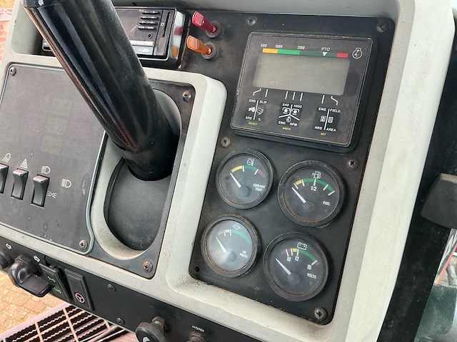 1995 agco-allis 9695 vierwielaangedreven landbouwtractor - afbeelding 11 van  21