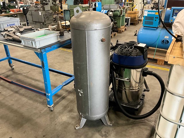 1995 buffertank - afbeelding 1 van  4