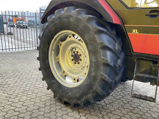 1995 case ih 4240 vierwielaangedreven landbouwtractor - afbeelding 2 van  22