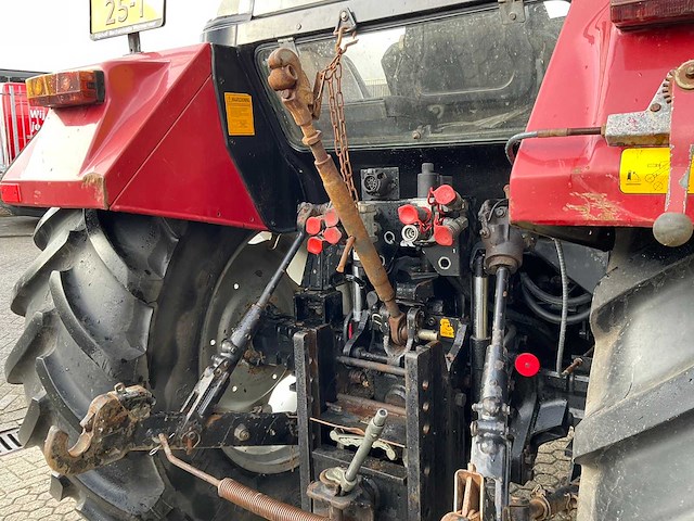 1995 case ih 4240 vierwielaangedreven landbouwtractor - afbeelding 7 van  22