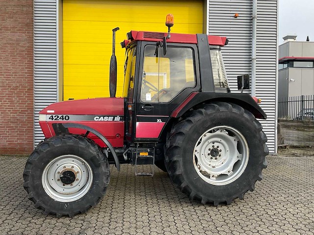 1995 case ih 4240 vierwielaangedreven landbouwtractor - afbeelding 12 van  22