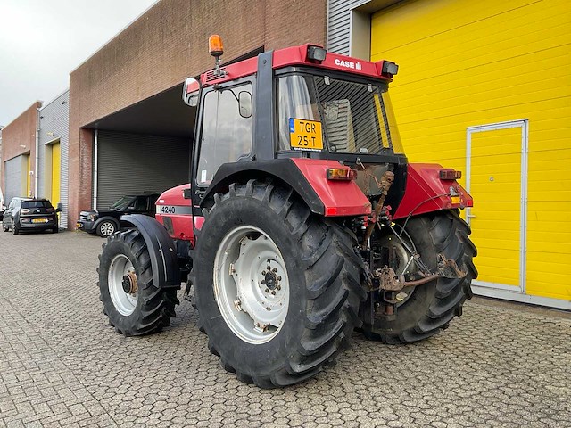 1995 case ih 4240 vierwielaangedreven landbouwtractor - afbeelding 18 van  22