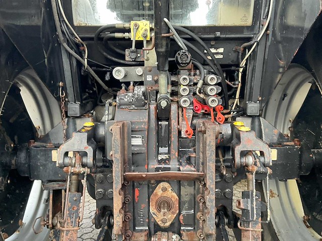 1995 case ih 5140a vierwielaangedreven landbouwtractor - afbeelding 8 van  28