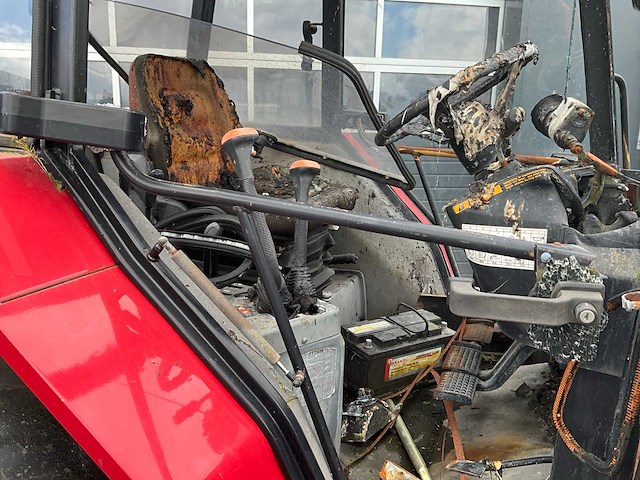 1995 case international 3230 tweewielaangedreven landbouwtractor - afbeelding 6 van  20