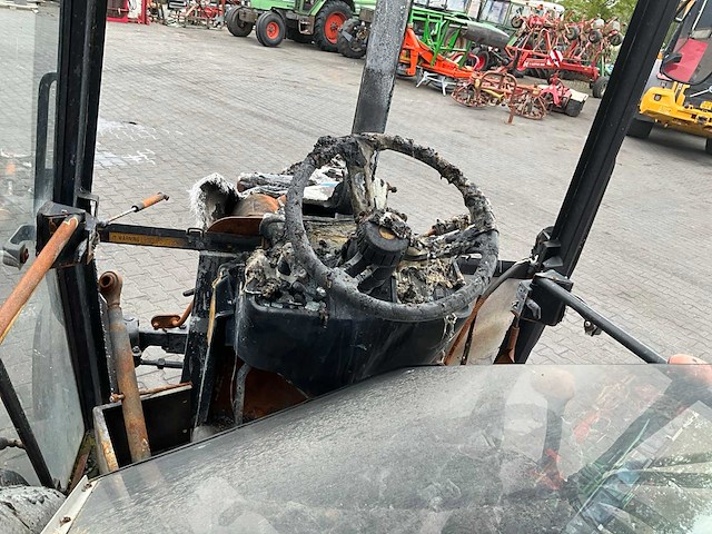 1995 case international 3230 tweewielaangedreven landbouwtractor - afbeelding 13 van  20