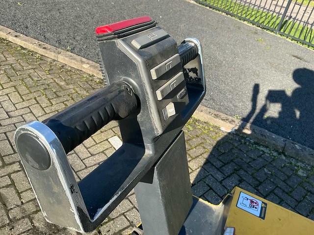 1995 crown 30wrtf pantograaf stapelaar - afbeelding 18 van  20