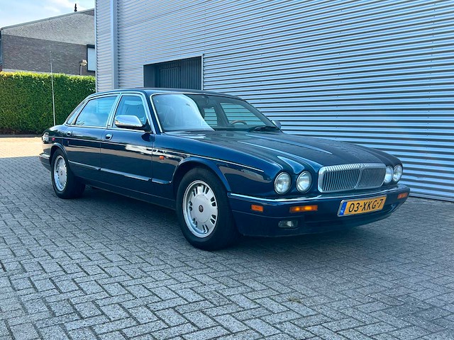 1995 daimler 4.0 4.0 six personenauto - afbeelding 1 van  4